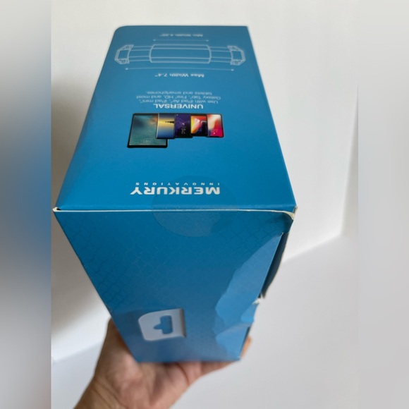 Merkury Innovations Car Headset Mount- Universal Fit - New - Picture 8 of 9